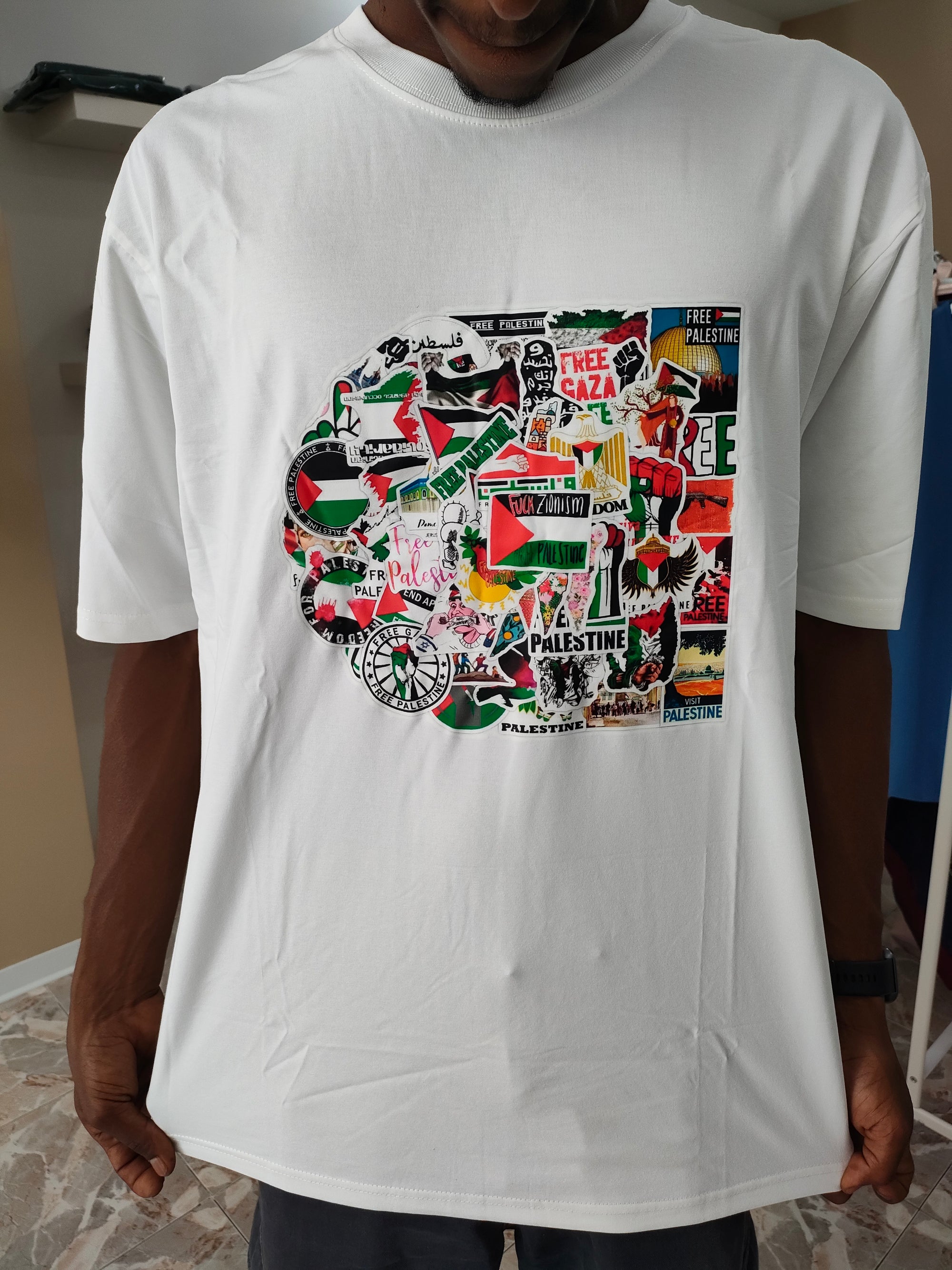 Maglietta Unisex con stampa Sticker Bomb