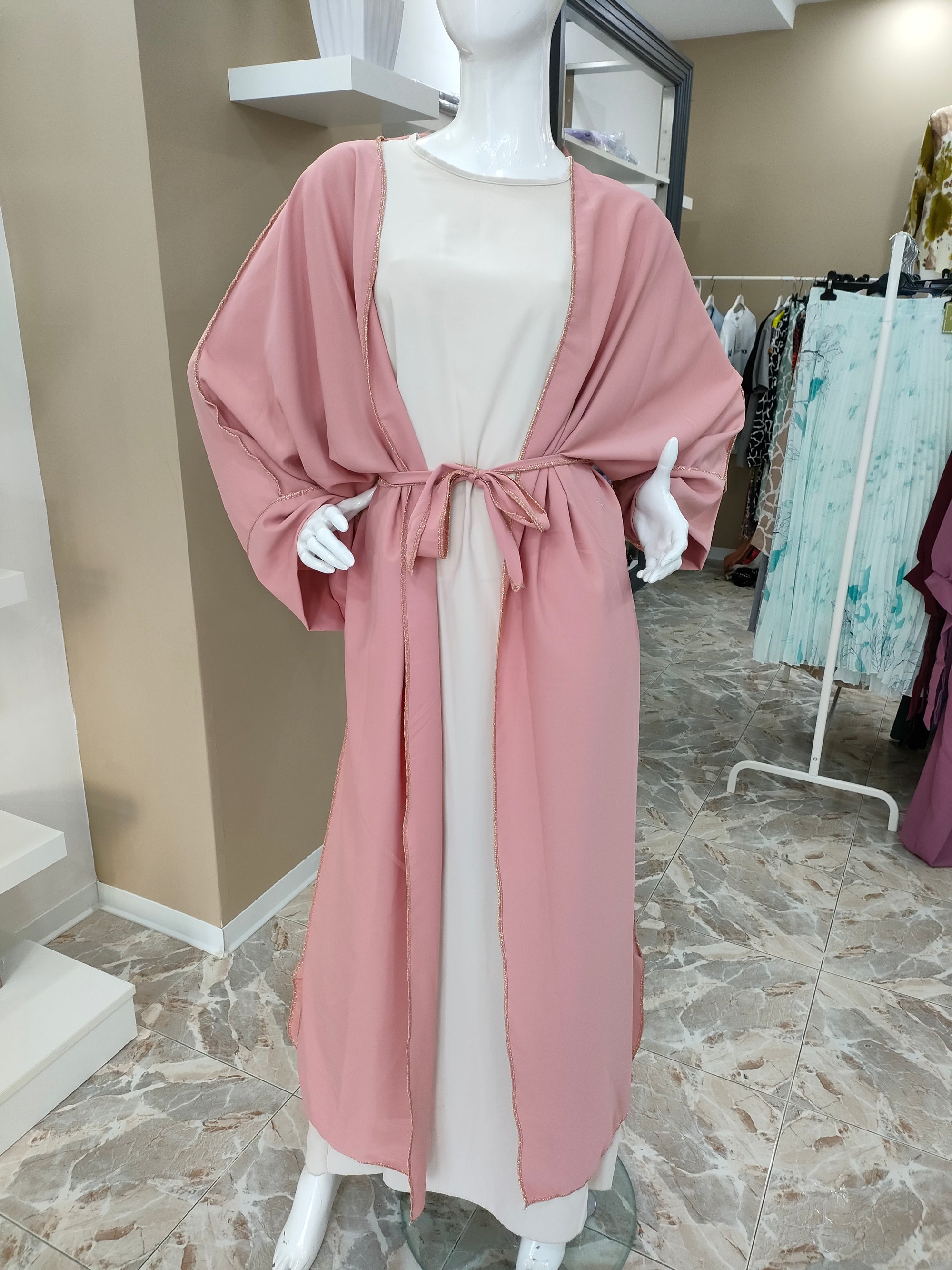 Kimono Muna con cuciture dorate