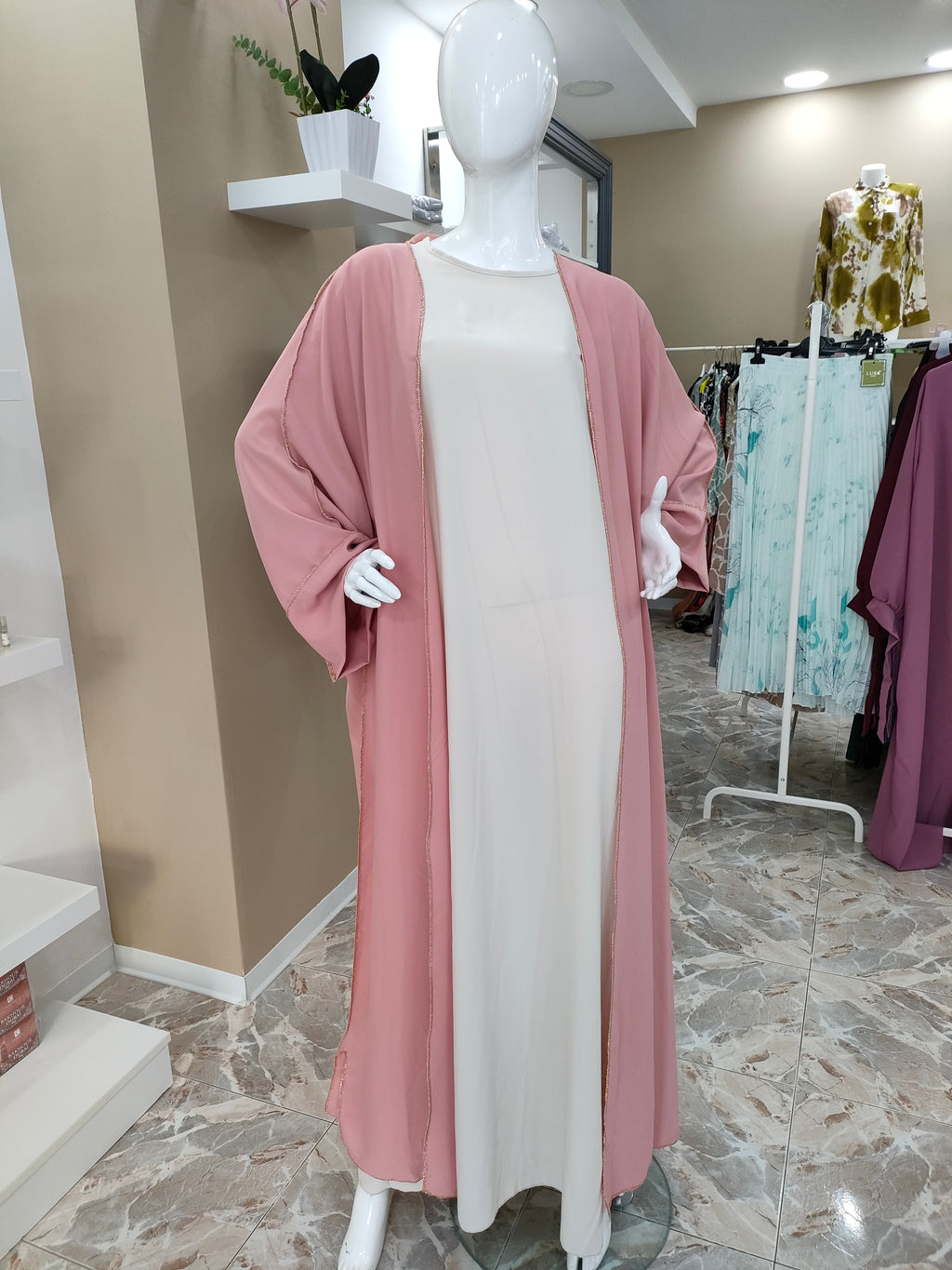 Kimono Muna con cuciture dorate