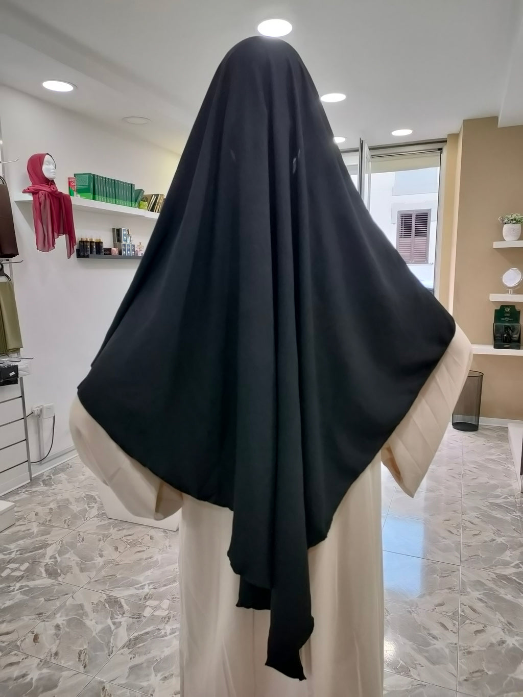 Khimar Leila